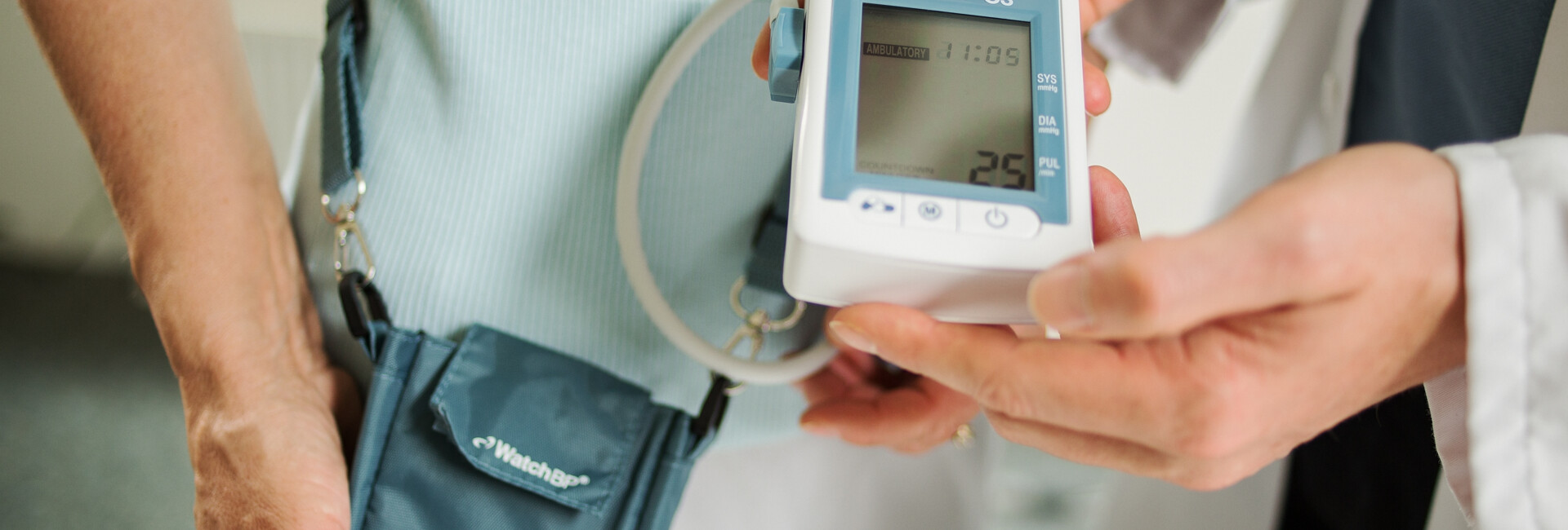 InUse_WatchBP-O3_doctor-woman-detail