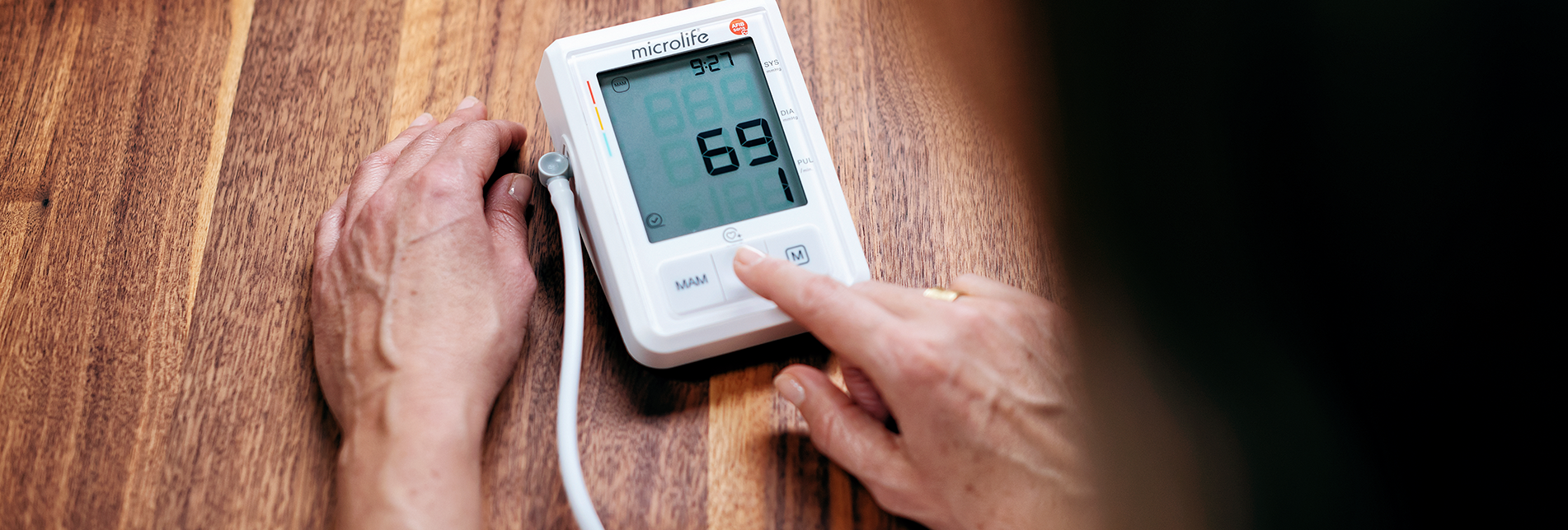 InUse_BP B3 AFIB_woman-start-measurement-detail