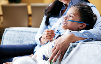 InUse_NEB 400_woman-child-inhalation-mask 1